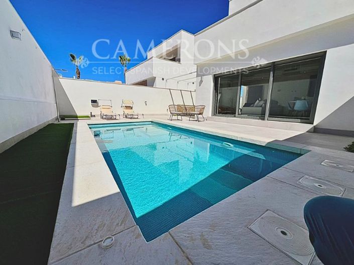 Image No.3-3 Bed Villa for sale