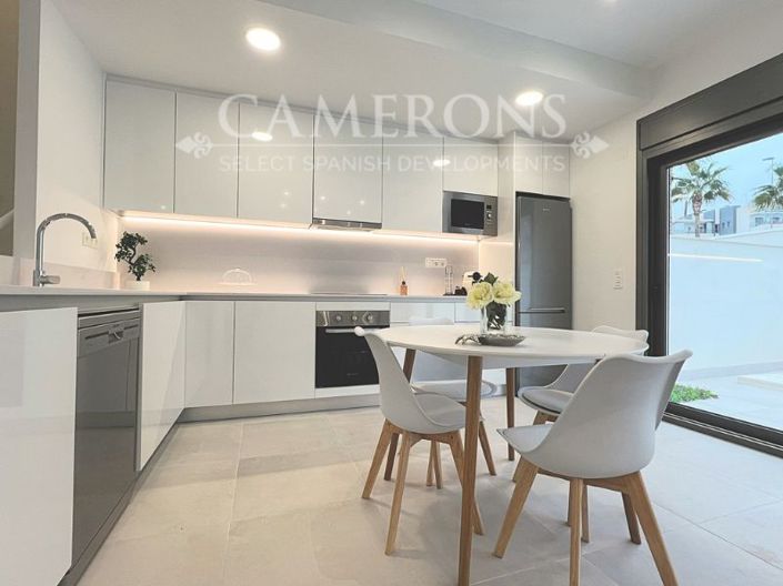 Image No.6-3 Bed Villa for sale