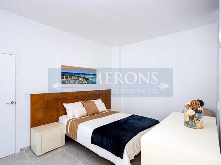 Image No.11-3 Bed Property for sale