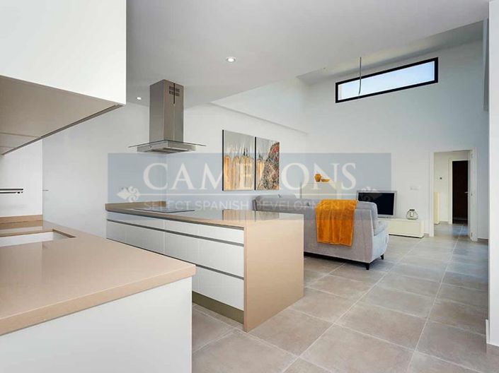 Image No.17-3 Bed Property for sale