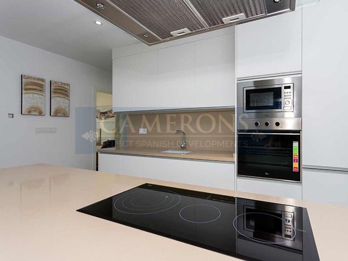 Image No.19-3 Bed Property for sale