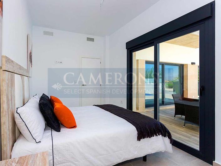 Image No.23-3 Bed Property for sale