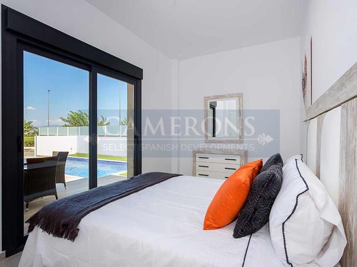 Image No.24-3 Bed Property for sale