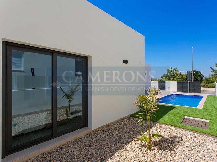 Image No.26-3 Bed Property for sale