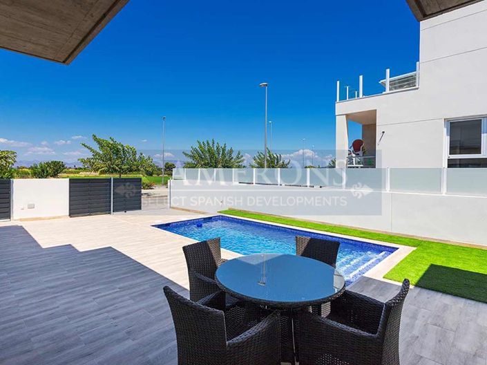 Image No.28-3 Bed Property for sale