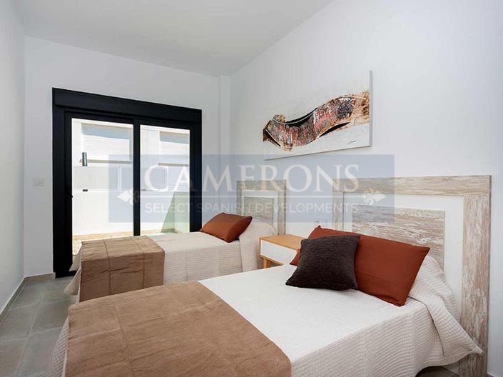 Image No.5-3 Bed Property for sale