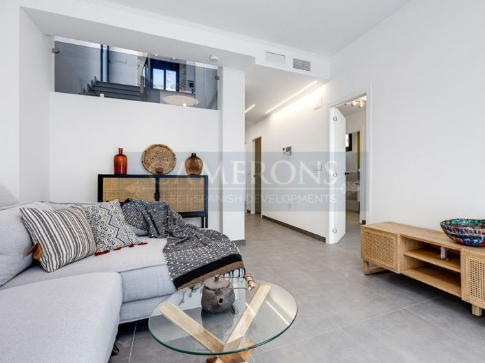 Image No.15-4 Bed Property for sale