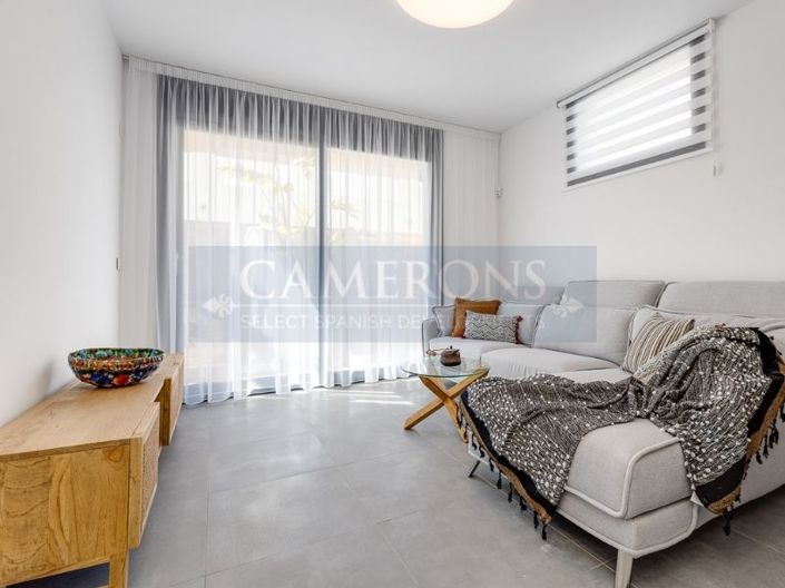 Image No.16-4 Bed Property for sale