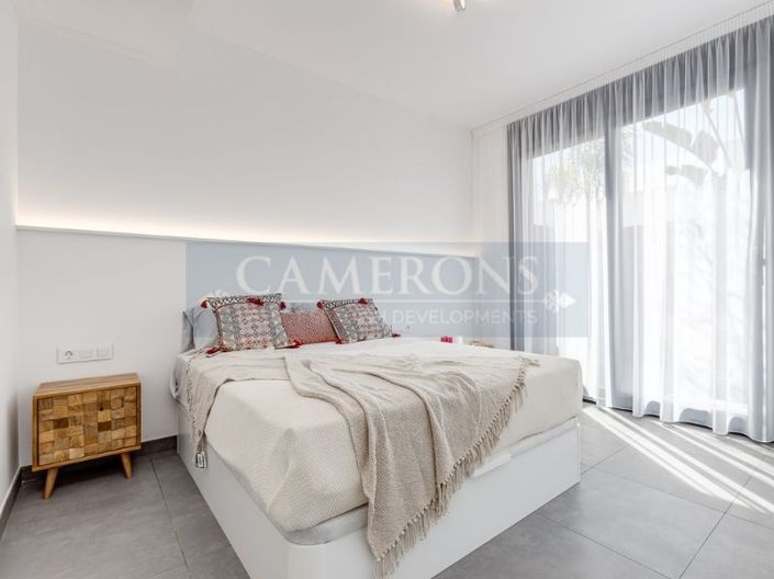 Image No.19-4 Bed Property for sale