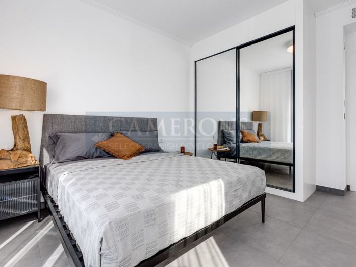 Image No.22-4 Bed Property for sale