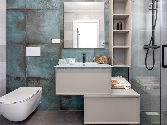 Image No.27-4 Bed Property for sale