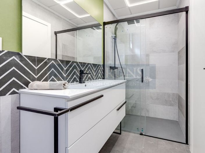 Image No.30-4 Bed Property for sale