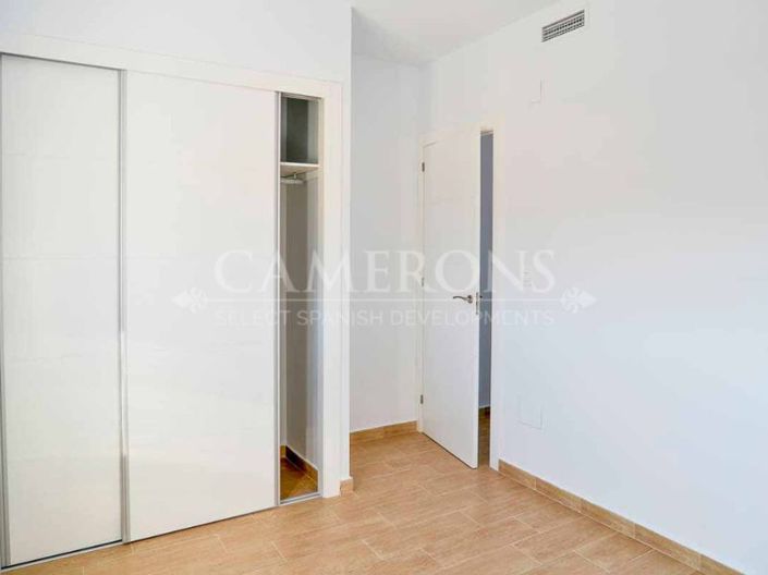 Image No.6-3 Bed Townhouse for sale