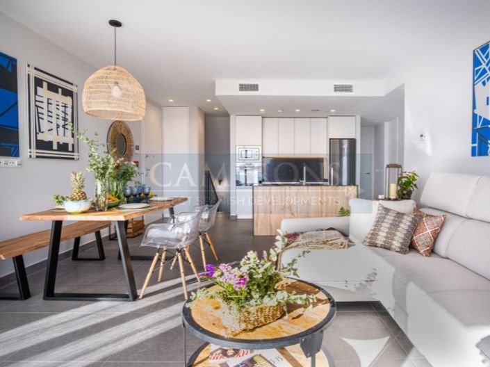 Image No.13-3 Bed Property for sale