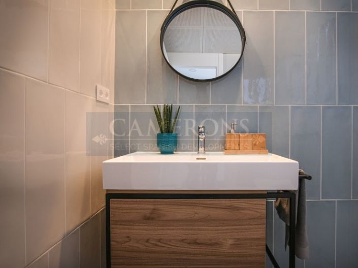 Image No.18-3 Bed Property for sale