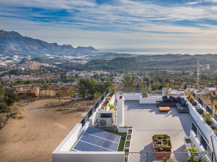 Image No.8-3 Bed Property for sale