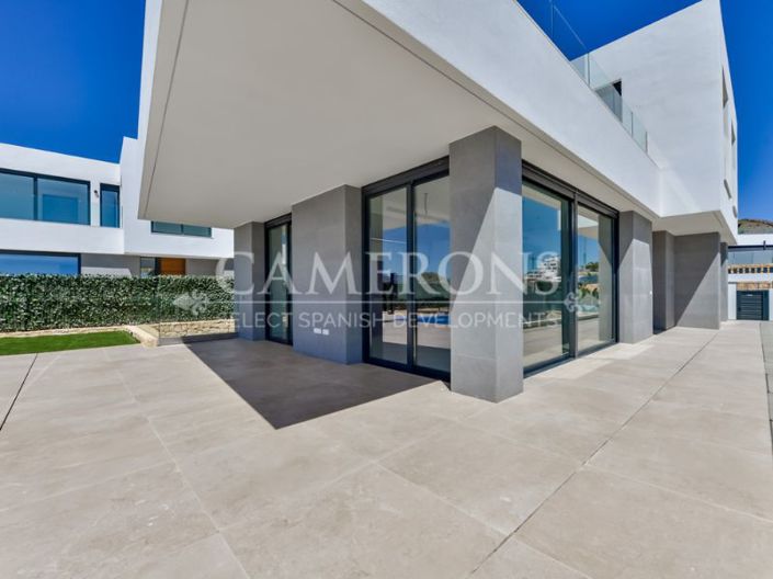 Image No.3-4 Bed Villa for sale