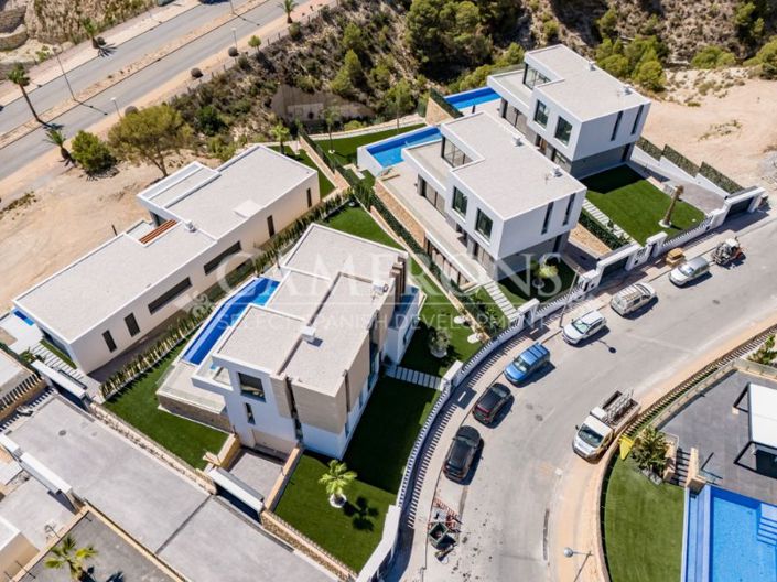 Image No.30-4 Bed Villa for sale