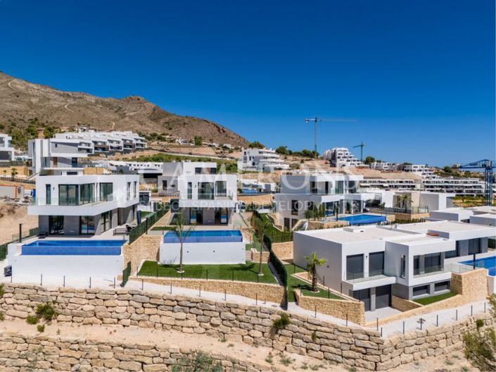 Image No.33-4 Bed Villa for sale