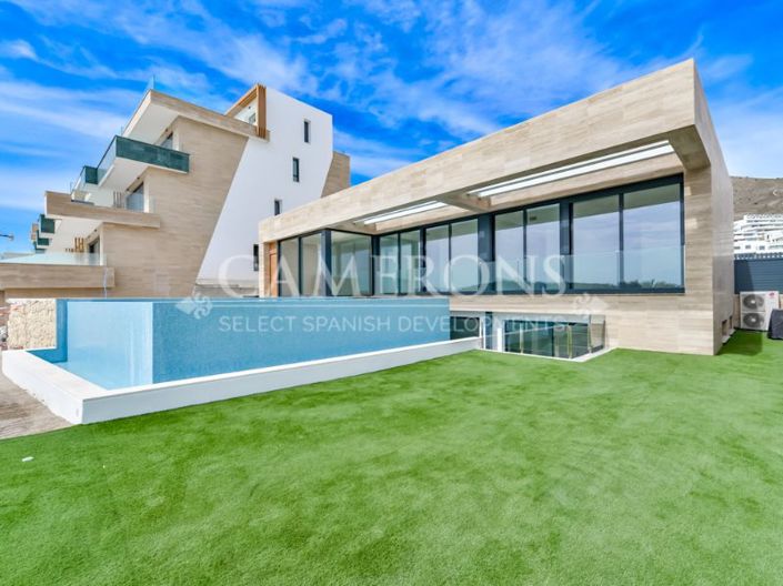 Image No.10-4 Bed Property for sale