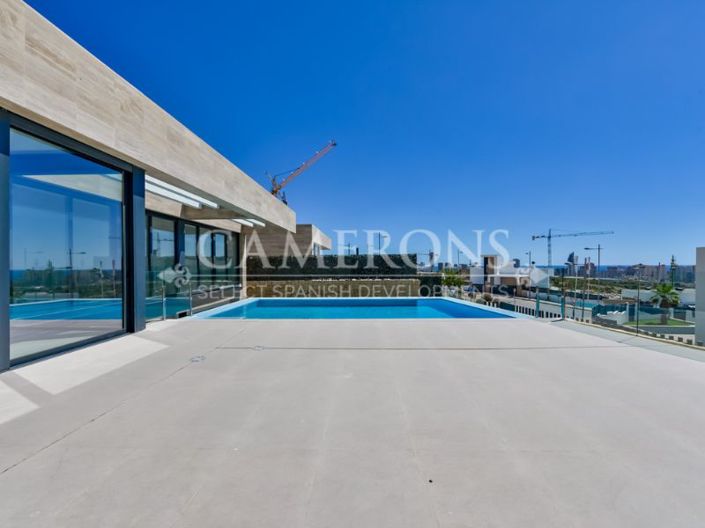 Image No.11-4 Bed Property for sale