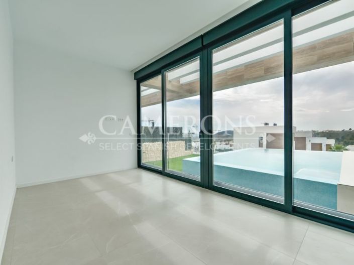 Image No.23-4 Bed Property for sale