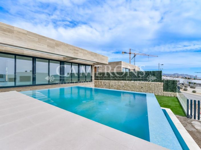 Image No.3-4 Bed Property for sale