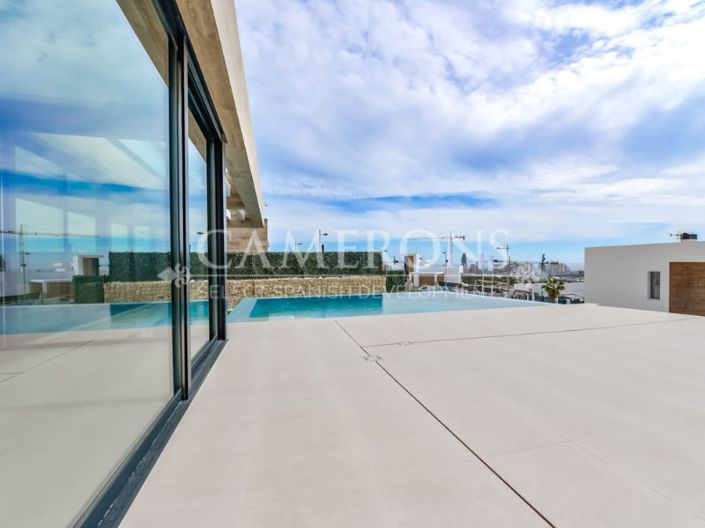 Image No.5-4 Bed Property for sale