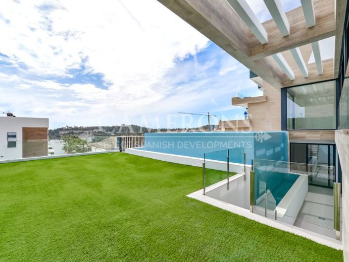 Image No.9-4 Bed Property for sale