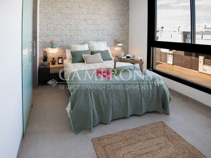 Image No.22-3 Bed Apartment for sale