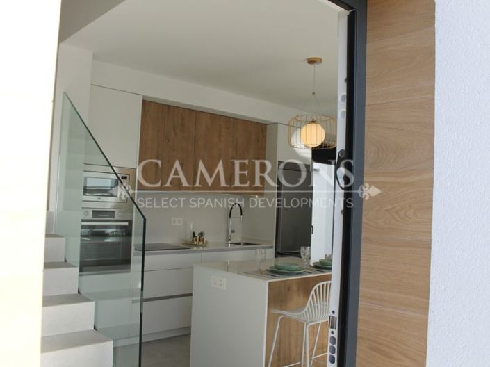 Image No.12-2 Bed Property for sale