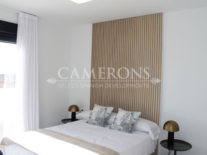 Image No.20-2 Bed Property for sale