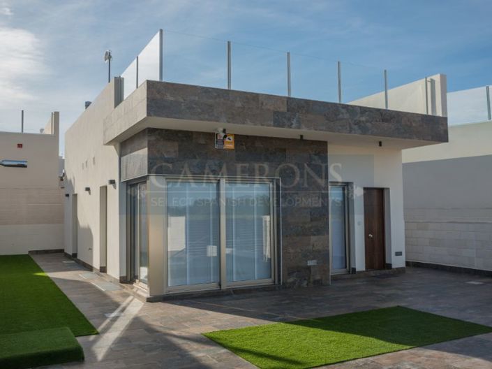 Image No.1-4 Bed Property for sale