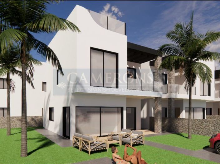 Image No.1-Villa de 4 chambres à vendre à Punta Prima