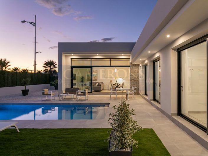 Image No.13-3 Bed Property for sale