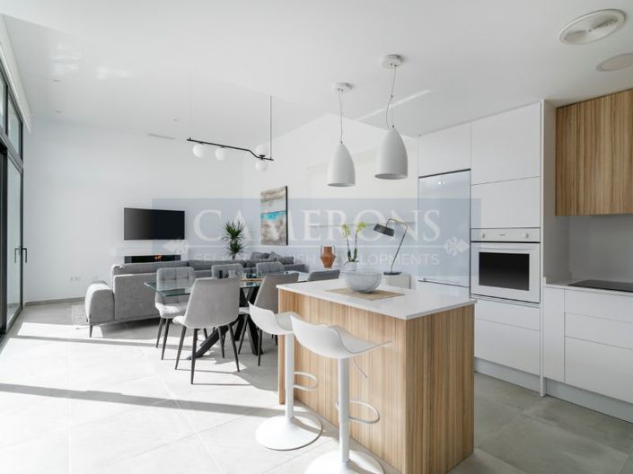 Image No.14-3 Bed Property for sale