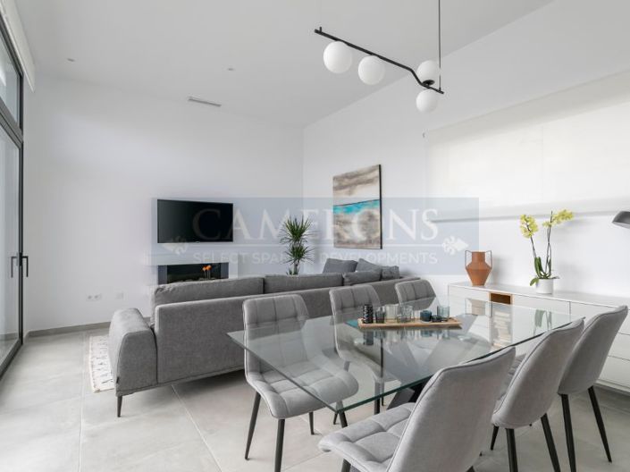 Image No.16-3 Bed Property for sale