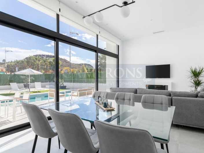 Image No.17-3 Bed Property for sale