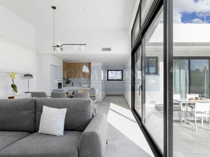 Image No.19-3 Bed Property for sale