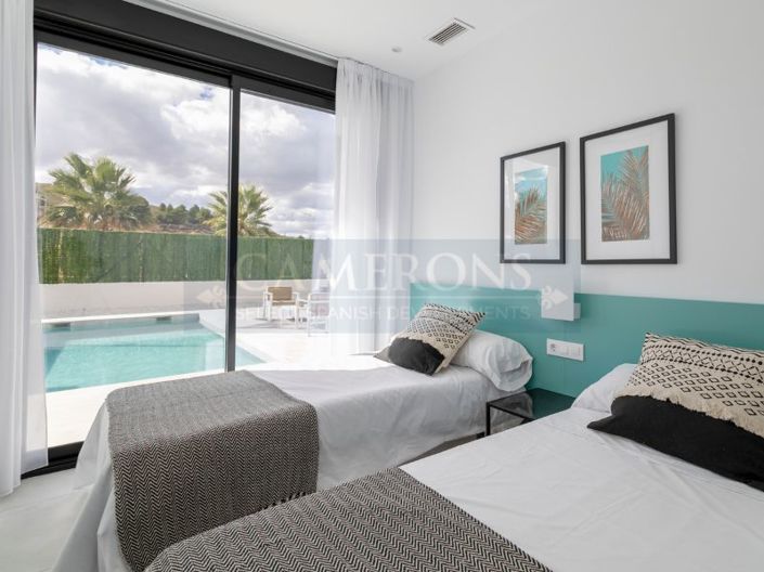 Image No.24-3 Bed Property for sale