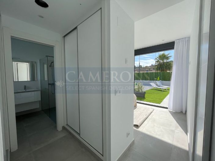 Image No.27-3 Bed Property for sale