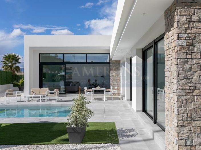 Image No.6-3 Bed Property for sale