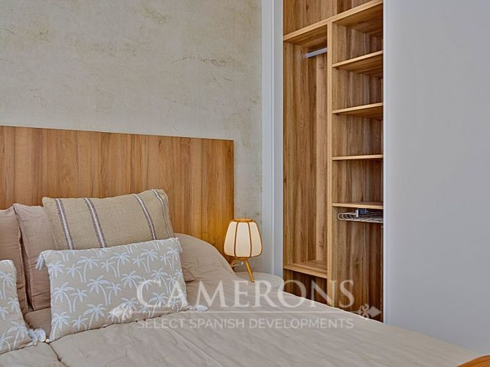 Image No.14-3 Bed Property for sale