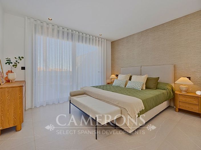 Image No.18-3 Bed Property for sale