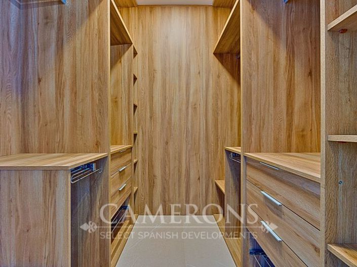 Image No.21-3 Bed Property for sale