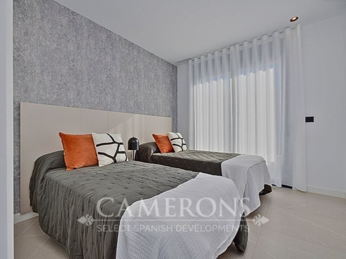 Image No.23-3 Bed Property for sale