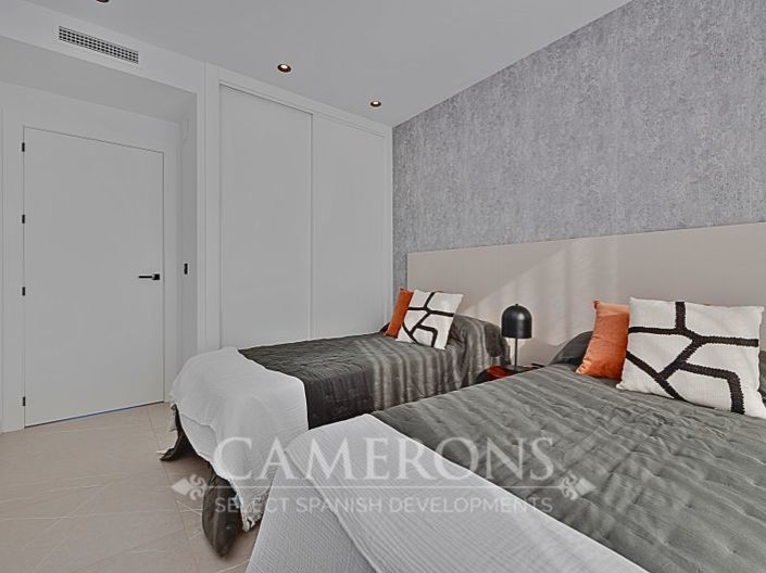 Image No.24-3 Bed Property for sale