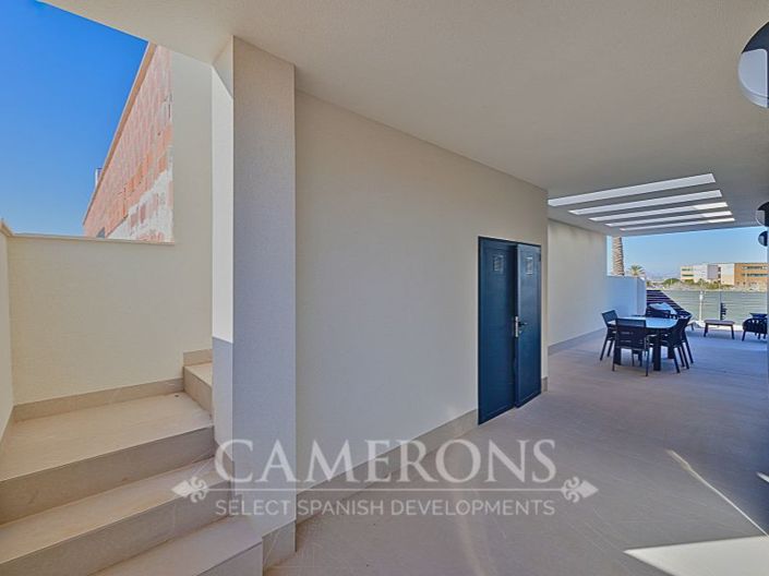 Image No.26-3 Bed Property for sale