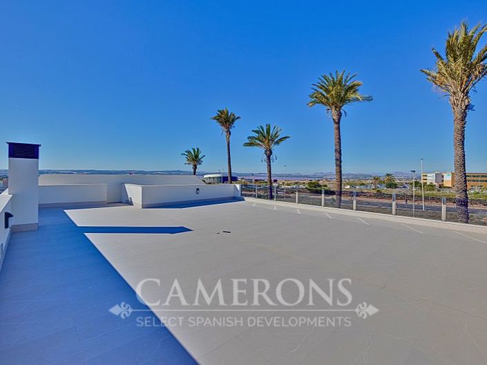 Image No.28-3 Bed Property for sale