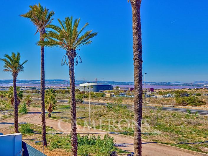 Image No.29-3 Bed Property for sale